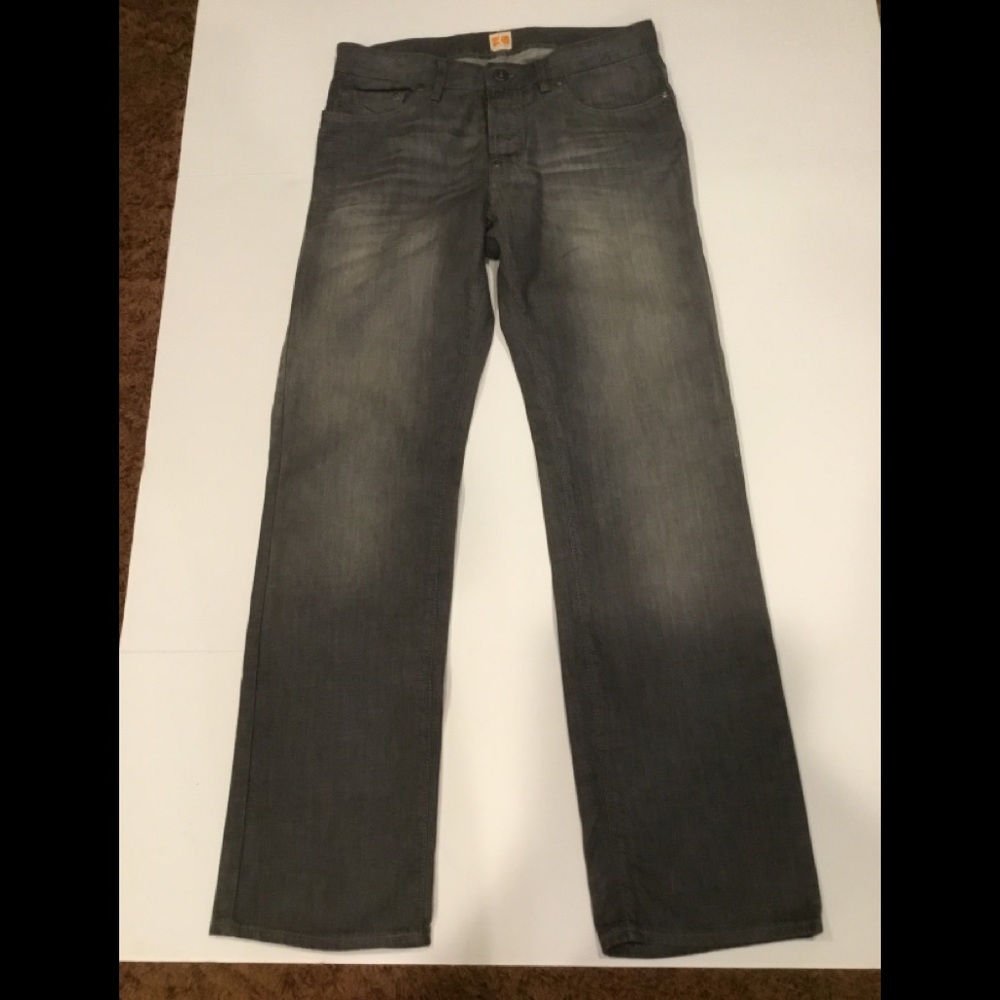 Great price on high quality Hugo Boss gray jeans 32W 32L